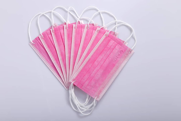 ماسک صورتی نگارین