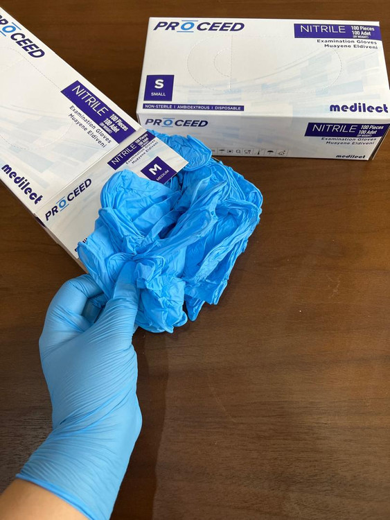 نیتریل رنگی